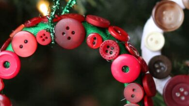 Mason Jar Lid Wreath – with Ribbons and Buttons Mason Jar Lid Wreath – with Ribbons and Buttons