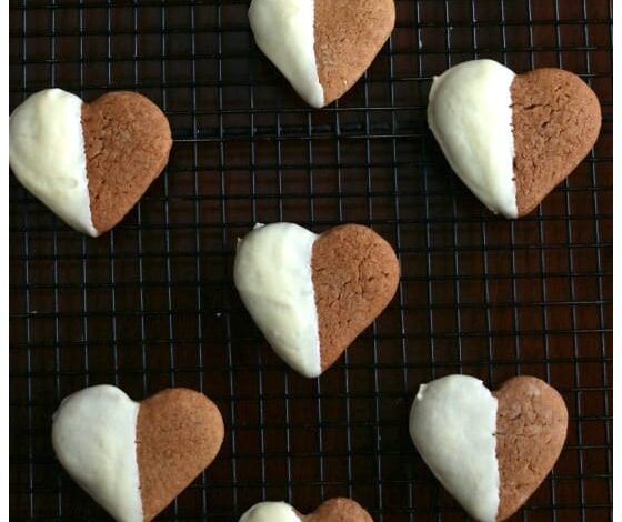 Easy Gingerbread and White Chocolate Cookies Easy Gingerbread and White Chocolate Cookies