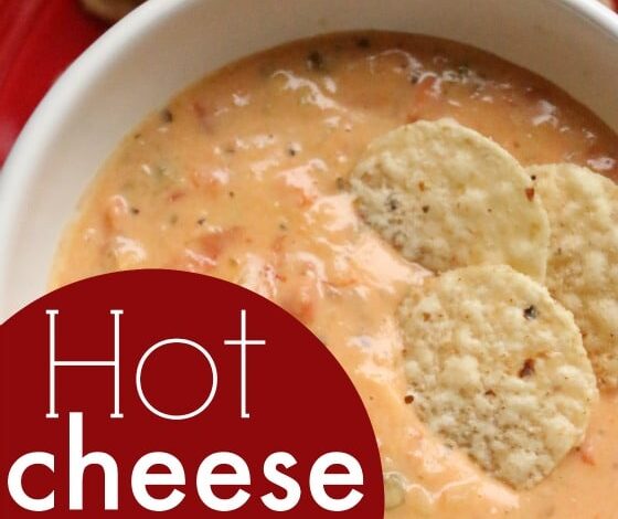 Quick and Easy Hot Cheese Dip with Velveeta, White Cheddar and Jalapeno Pepper Quick and Easy Hot Cheese Dip with Velveeta, White Cheddar and Jalapeno Pepper