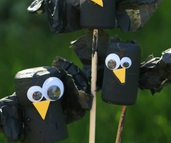 Wine Cork Crows – a Cute, Quirky Craft for Fall Wine Cork Crows – a Cute, Quirky Craft for Fall