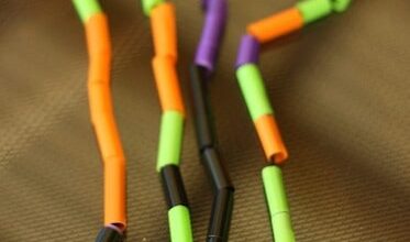 Halloween Necklaces for Toddlers to Make