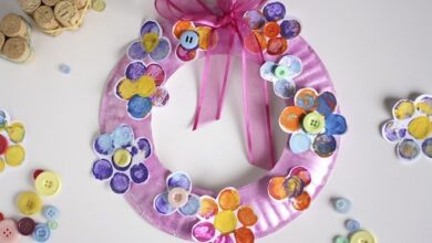 Adorable Cork-Stamped Flower Wreath for Spring