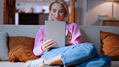 Are Content Distribution Platforms the New Curriculum Architects? Are Content Distribution Platforms the New Curriculum Architects?