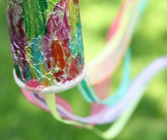 Pringles Can Windsock Craft – Happy Hooligans