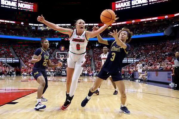 At White House, College Leaders Plead for Federal Action